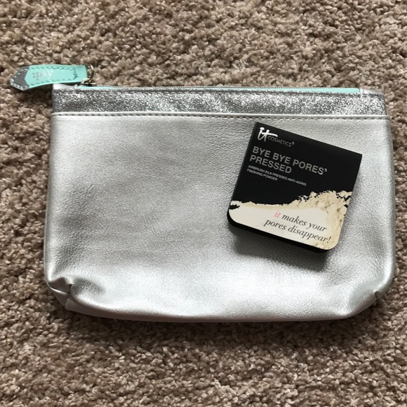 Sephora Other - Bye Bye Pores Pressed Powder with Makeup Bag! ❤️